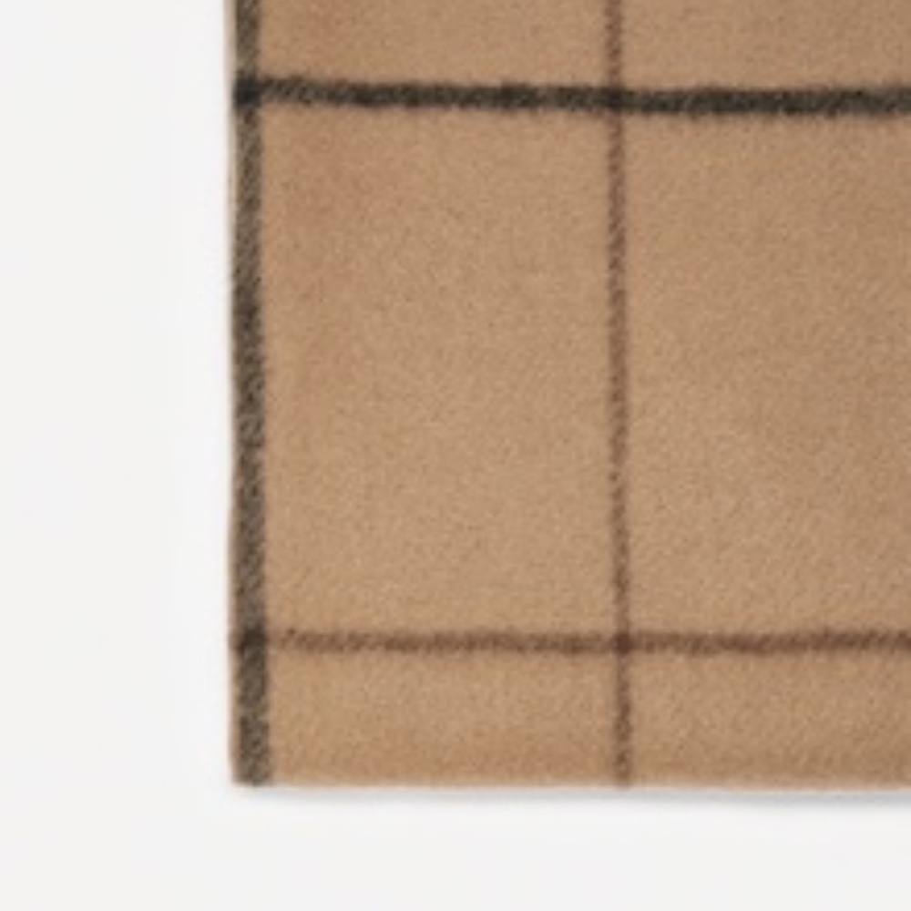 NEW!! Fringe Hem Grid Scarf - Picture 5 of 7